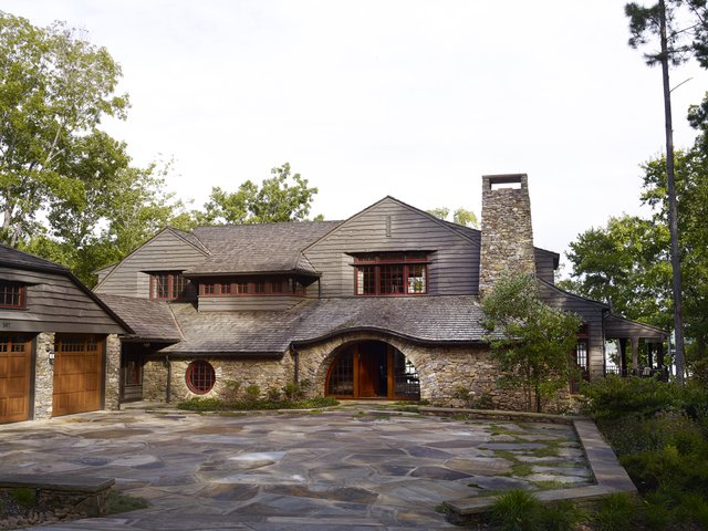 Grove Landing exterior and driveway