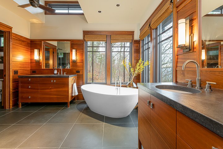 Modern Opus Bathroom with Tub