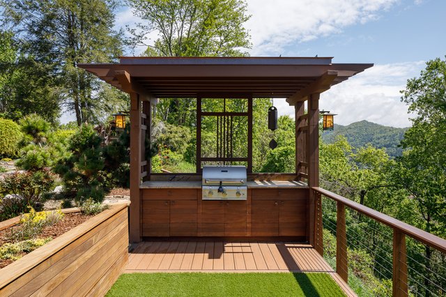 Beaucatcher Mountain outdoor living area