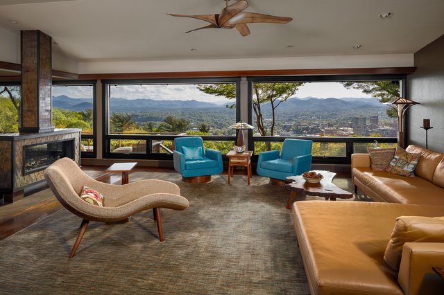 Beaucatcher Mountain luxury living area with views