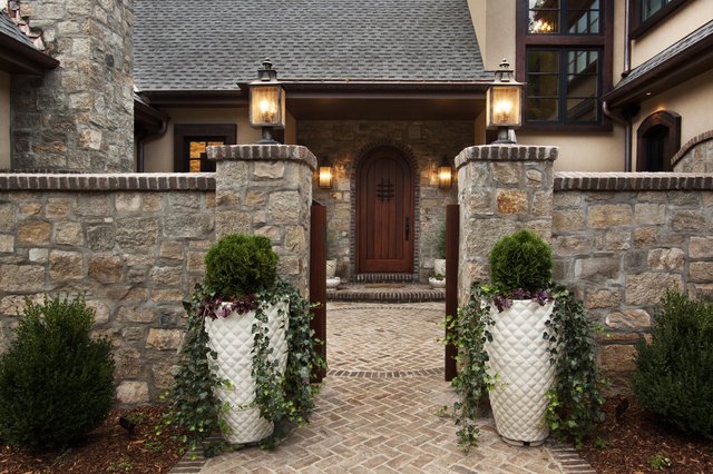 Cove Courtyard entryway