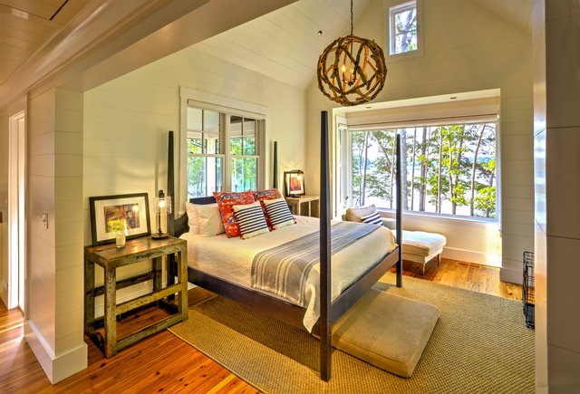 Cove Acres master bedroom