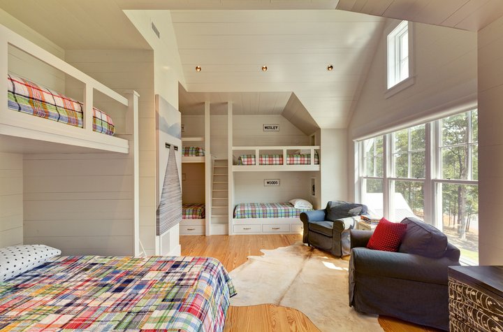 Cove Acres guest room with built-in bunkbeds