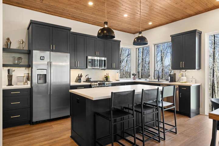 Carriage House Charmer kitchen with island