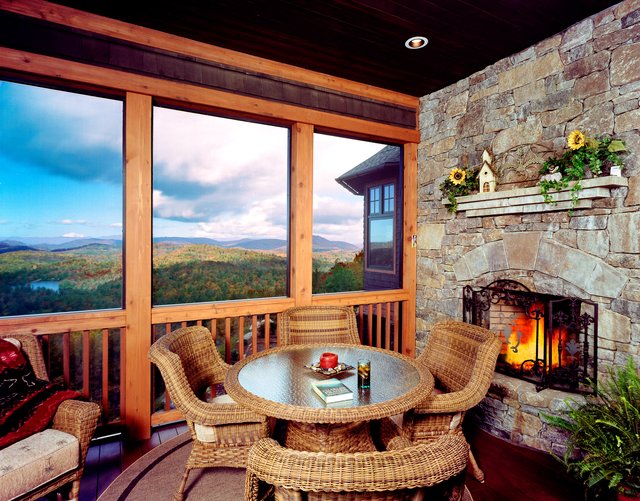 Highlands Chateau exterior screened in porch dining area