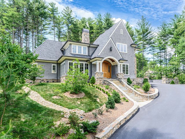 Brookline Manor front exterior