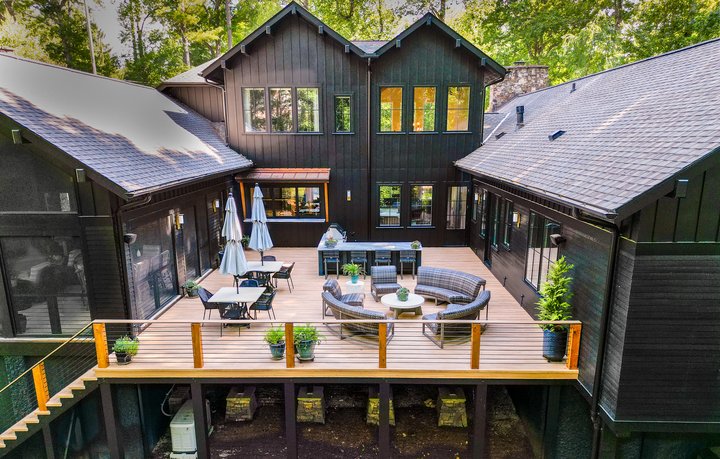 Renewed Family Home Back Deck