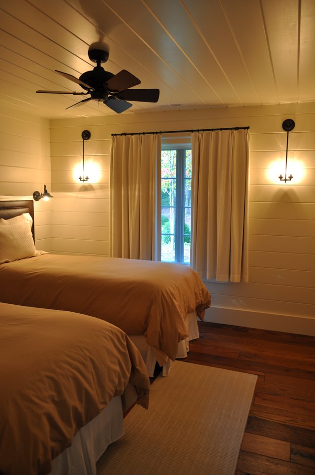 Garden Cottage guest bedroom