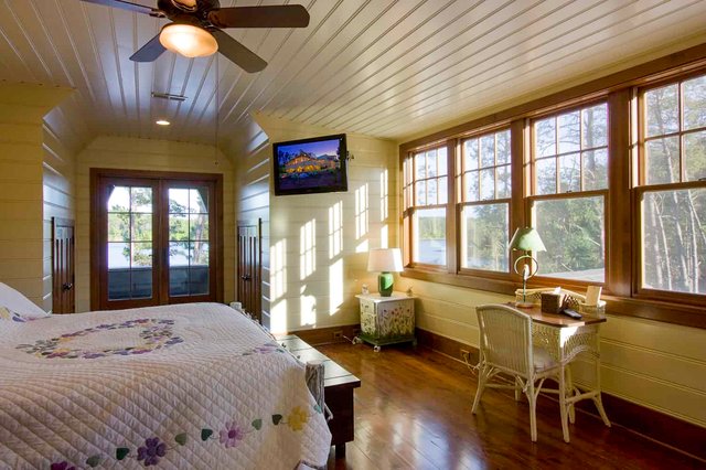 Lake Retreat Guest Bedroom 1