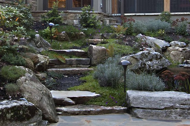 Piney-Knoll-Paradise_Outdoor-Rock-Garden