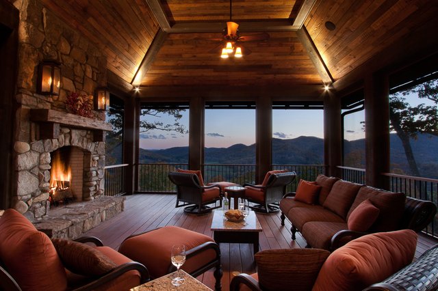 Raven Cliff Screened In Porch