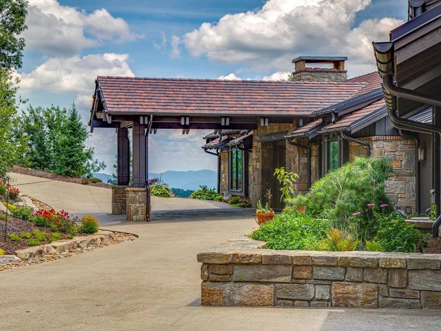 Ridgeview Driveway and Covered Carport