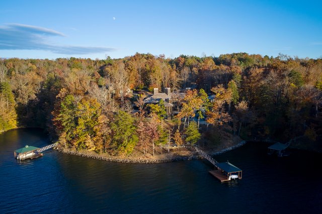 Aerial  view of Anthracite Lodge