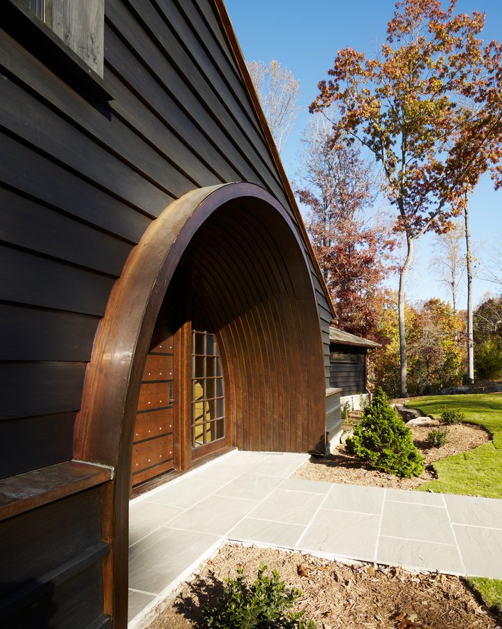 Anthracite Lodge exterior side window