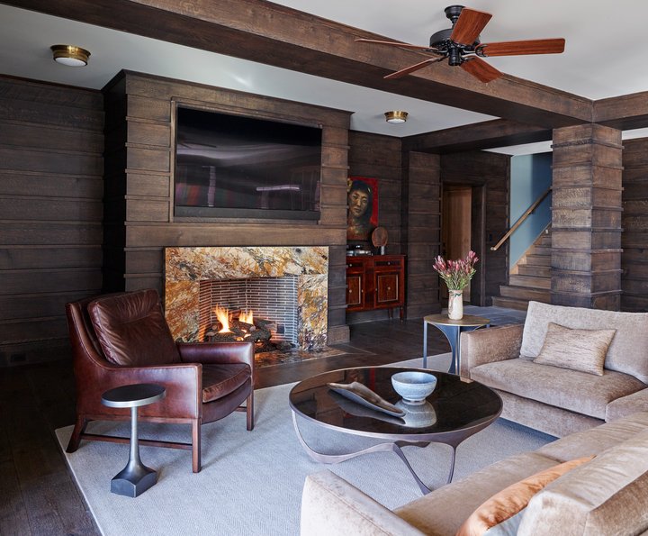 Anthracite Lodge sitting area with fireplace