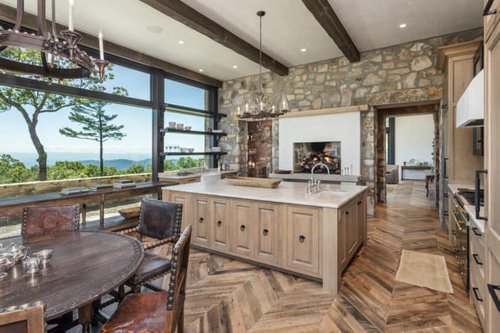 Town-Mountain-Ranch-Kitchen-and-Eat-In-Breakfast-Nook