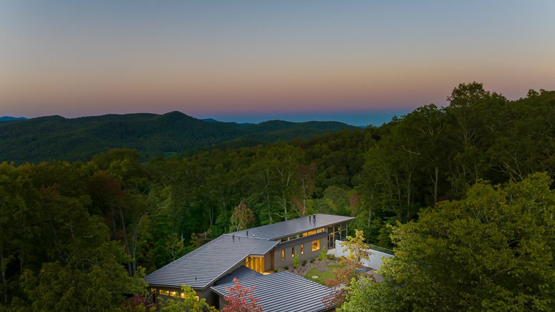 Toxaway Refuge Exterior 1