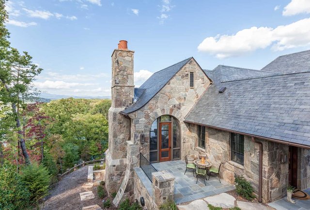 Vista Bluff Exterior Side Porch 1